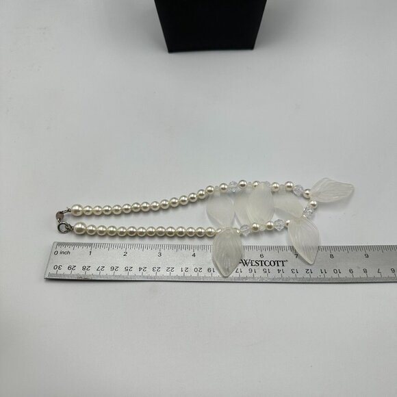 3/$30 Vintage Joans Collectibles Necklace Faux Pearl Frosted Leaf Pendants - Picture 10 of 12